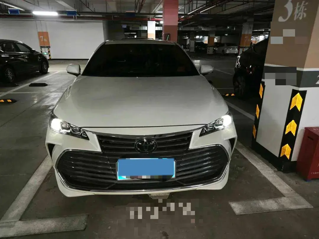 2019 TOYOTA AVALON thumbnail 2