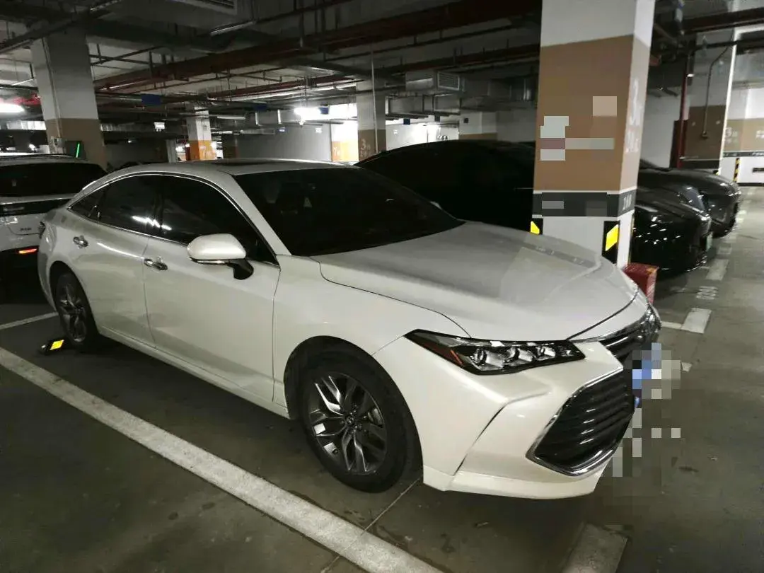 2019 TOYOTA AVALON thumbnail 3