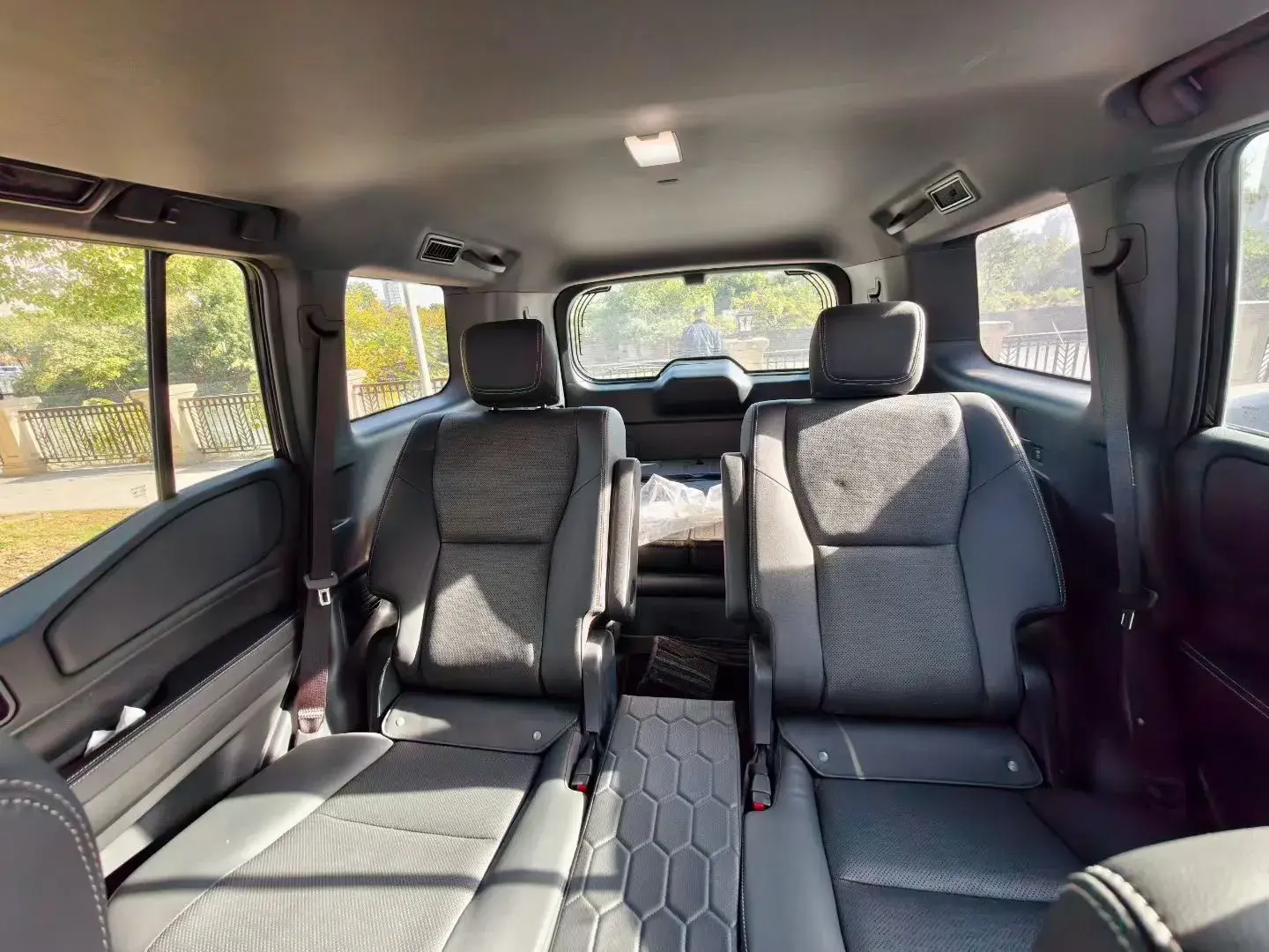 2024 TOYOTA LAND thumbnail 4