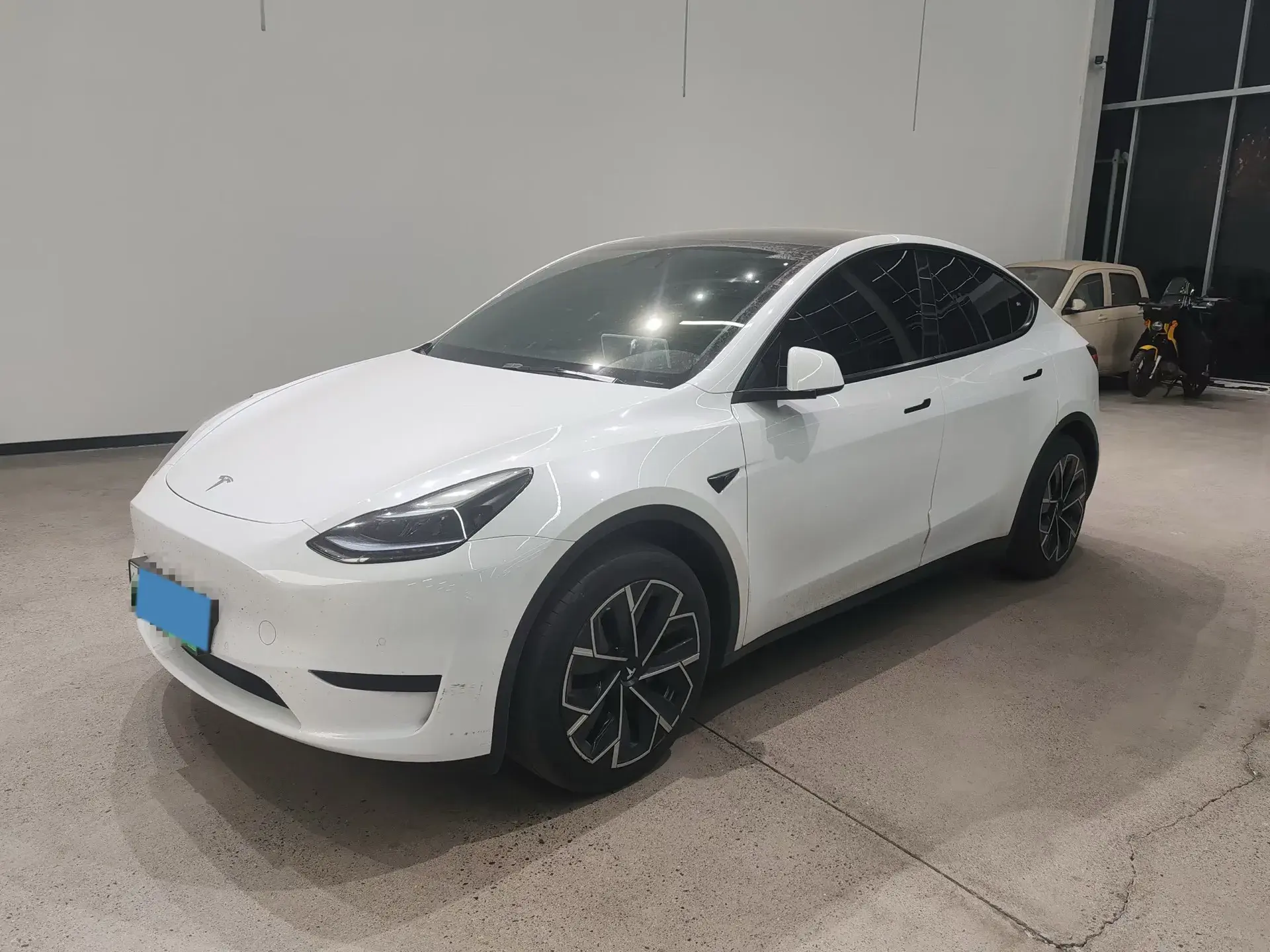 2022 TESLA MODEL view 1