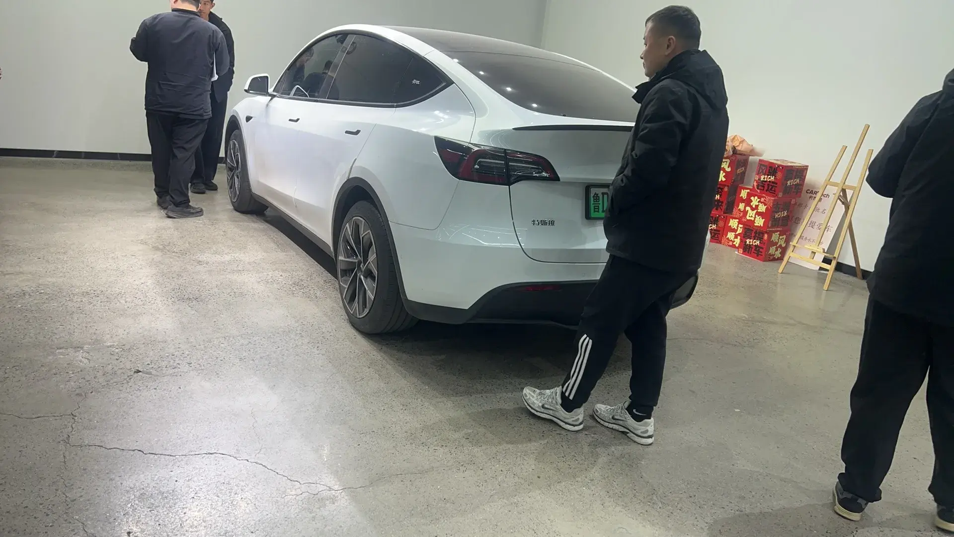 2022 TESLA MODEL thumbnail 4