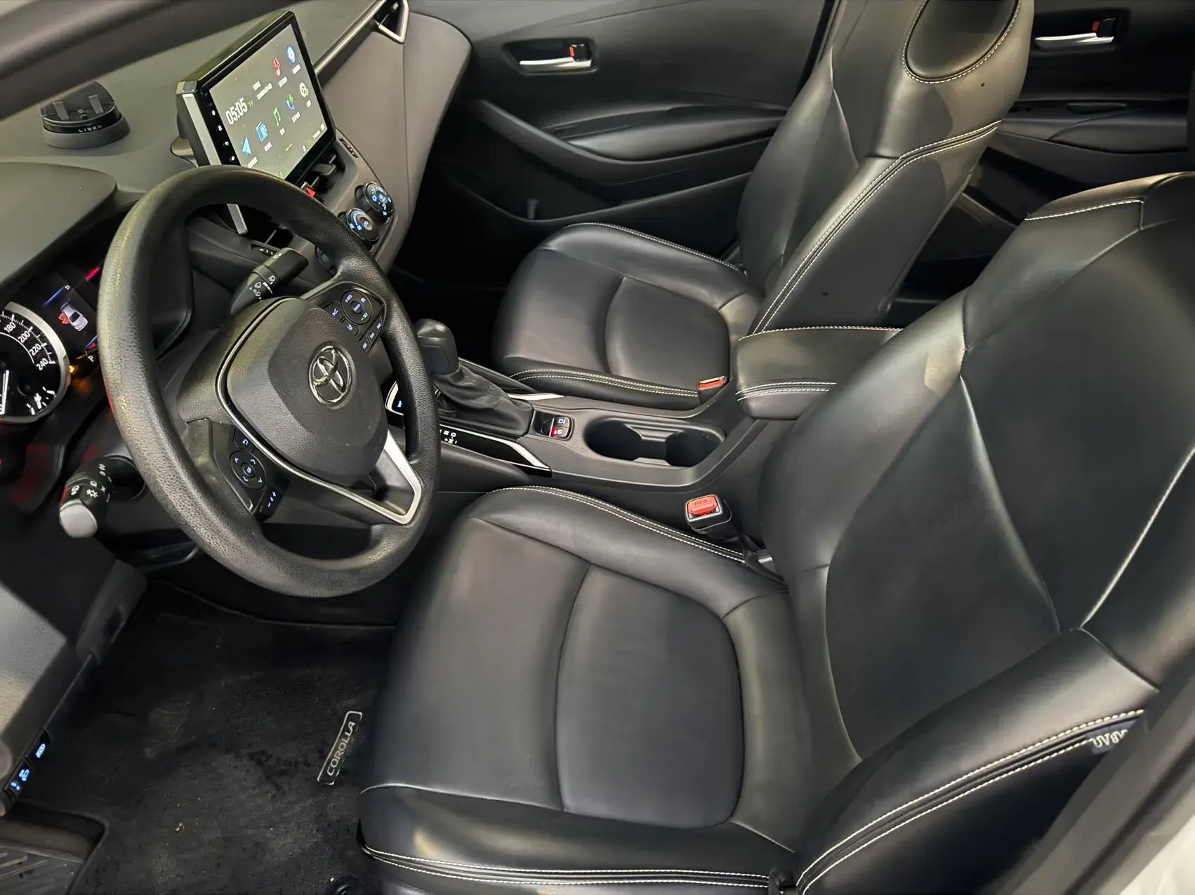 2019 TOYOTA COROLLA thumbnail 3