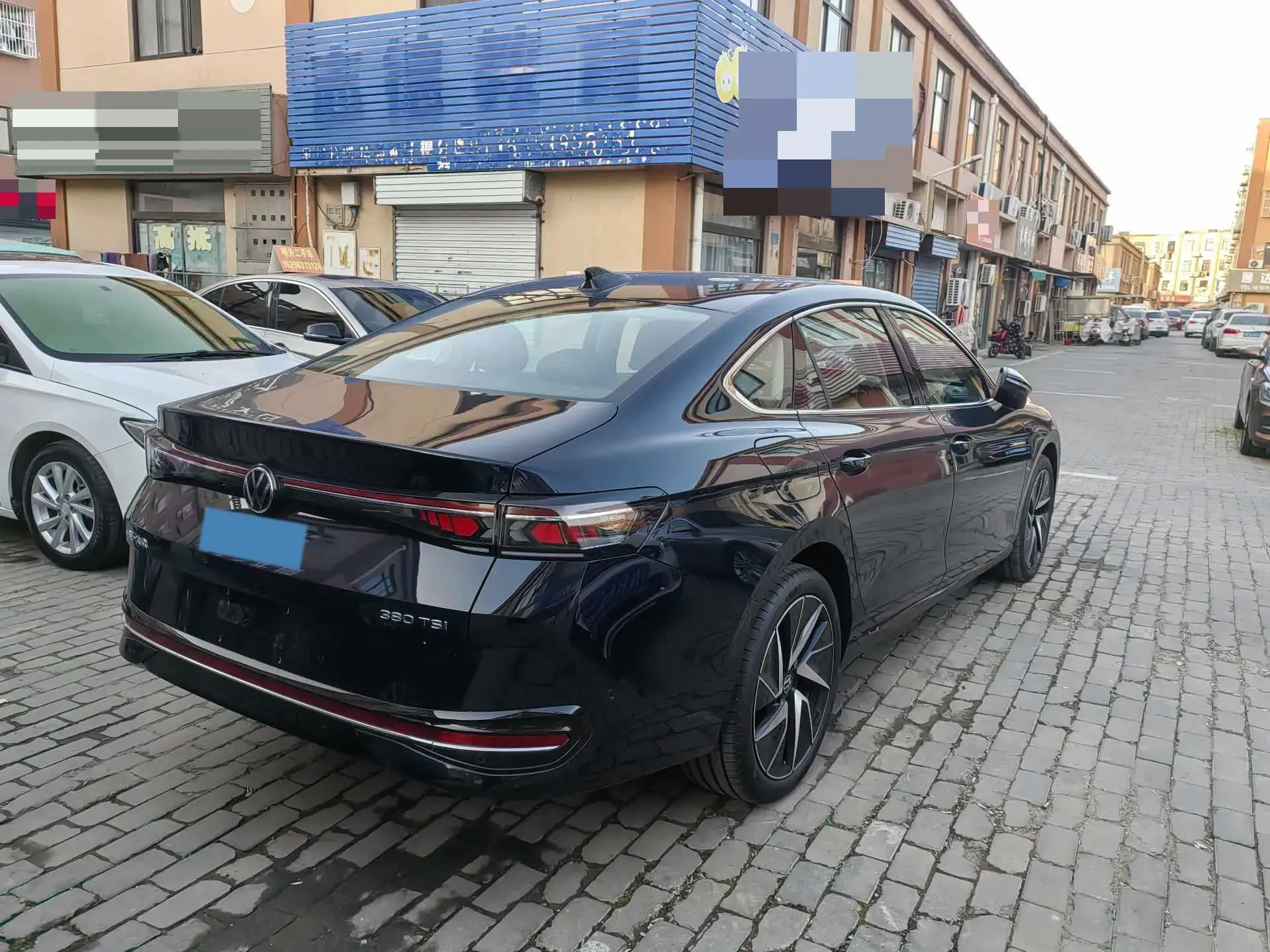 2024 VOLKSWAGEN MAGOTAN thumbnail 3