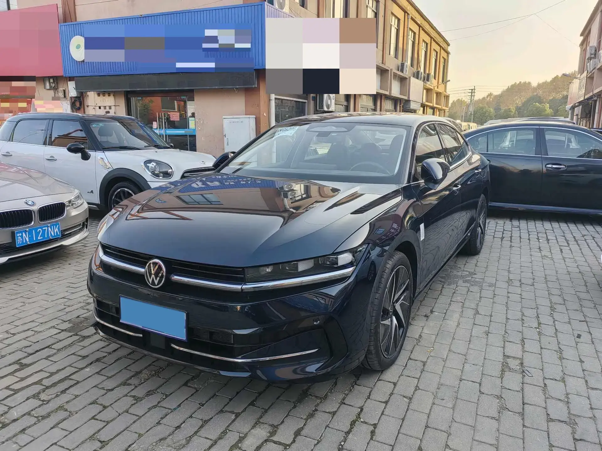 2024 VOLKSWAGEN MAGOTAN view 1