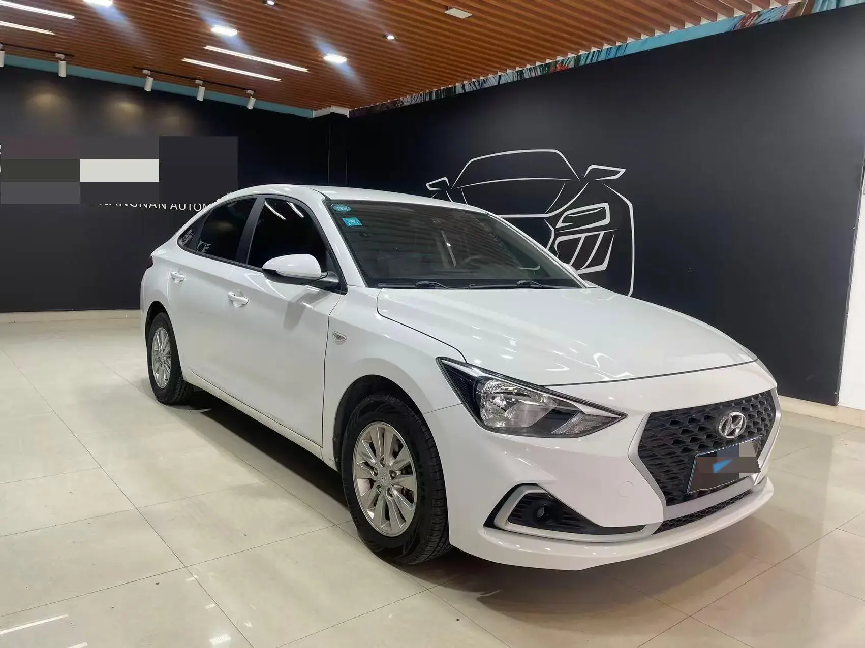 2017 HYUNDAI CELESTA thumbnail 3