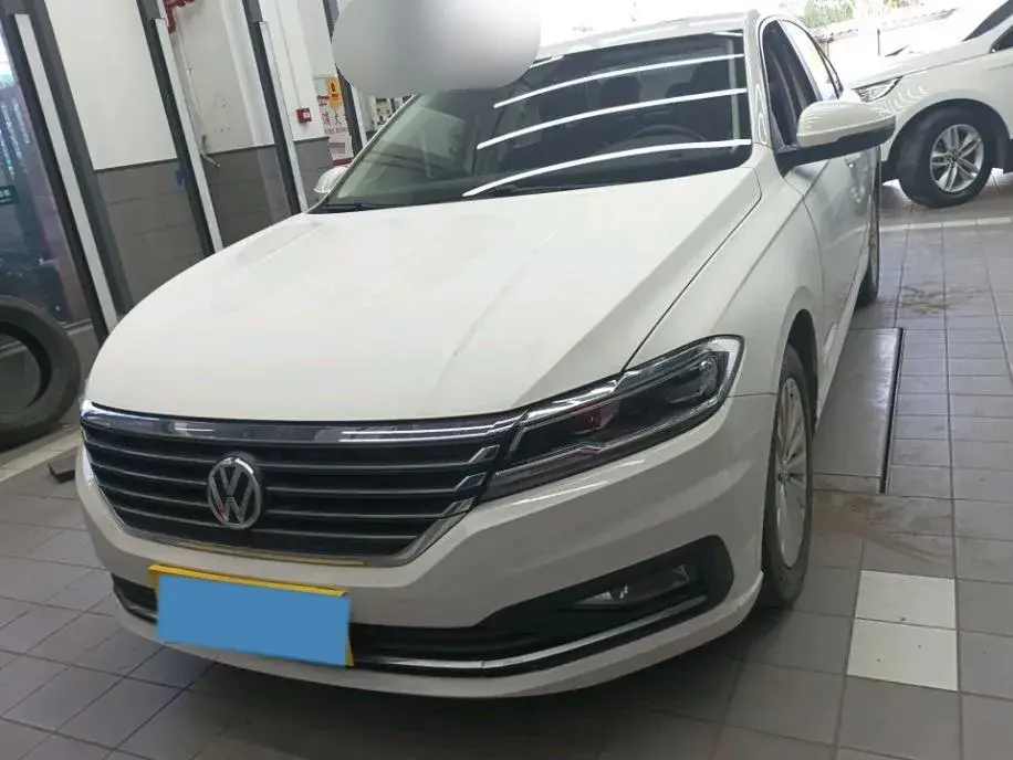 2018 VOLKSWAGEN LAVIDA thumbnail 3