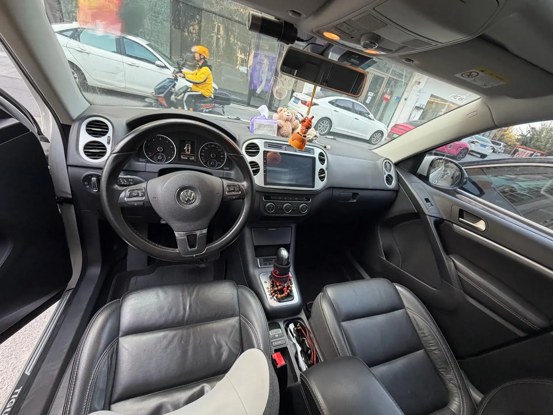 2016 VOLKSWAGEN TIGUAN thumbnail 4