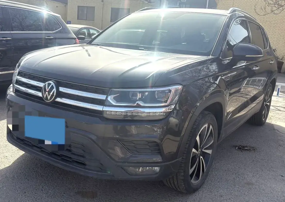 2022 VOLKSWAGEN THARU view 1