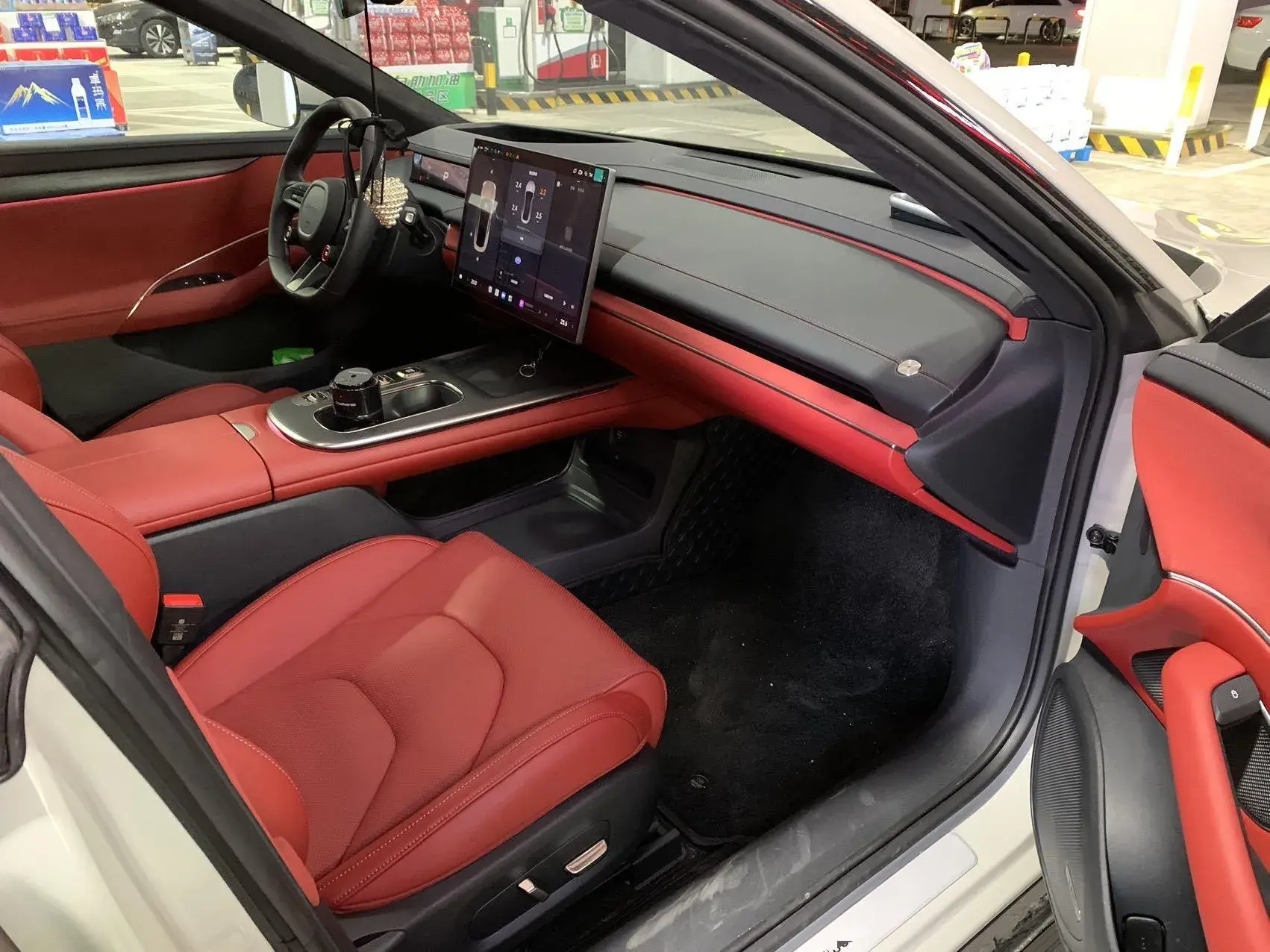 2024 MI SU7 thumbnail 4