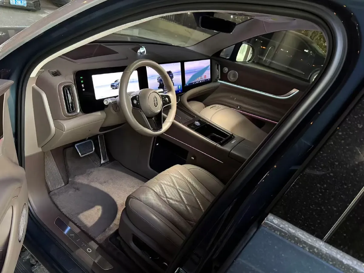 2025 HIMA AITO M9 REEV 160HP REEV 52KWH,autocango,china used car exporter,china ev exporter,chinese used car exporter,chinese used ev exporter