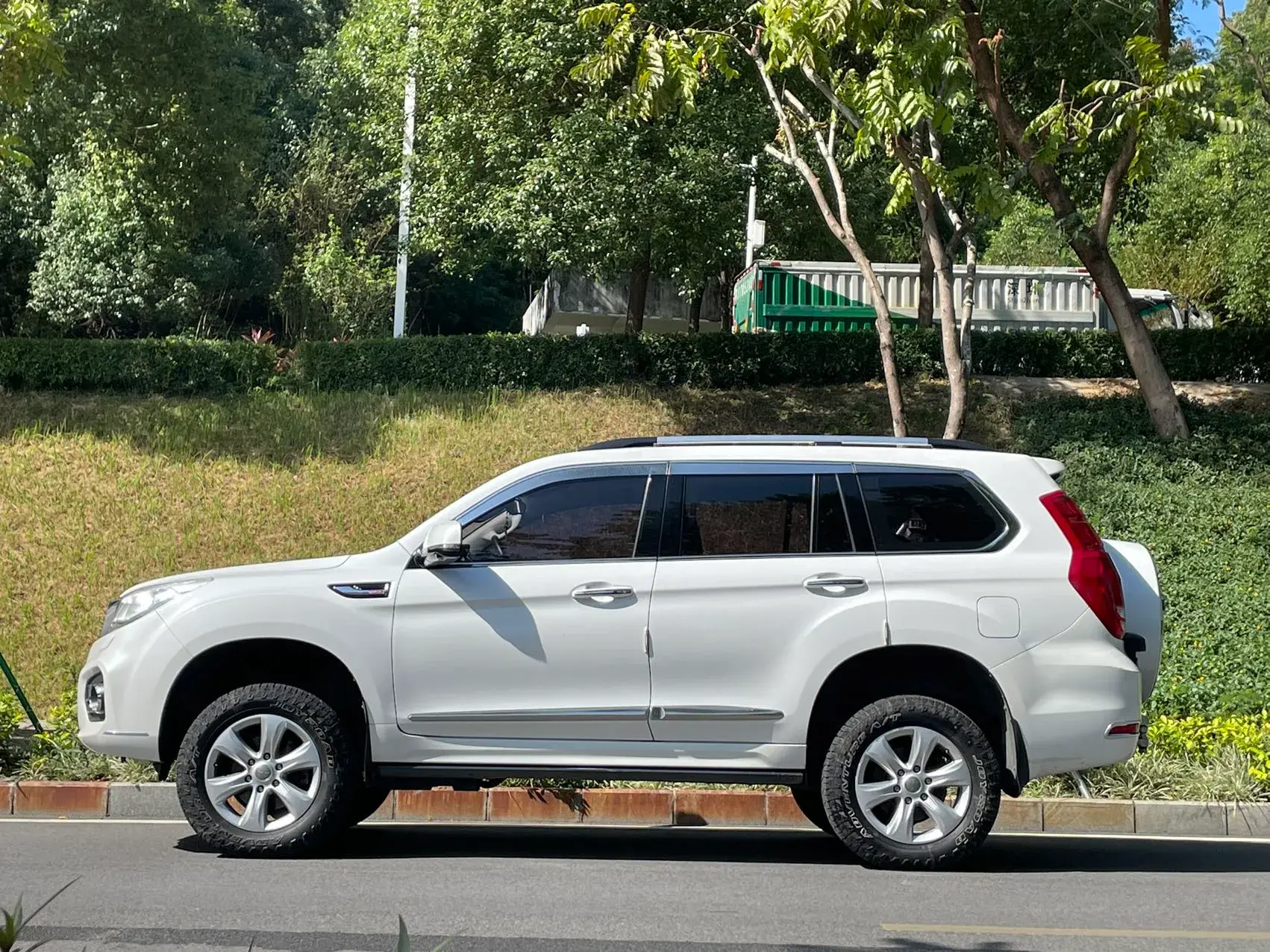 2017 HAVAL H9 thumbnail 3