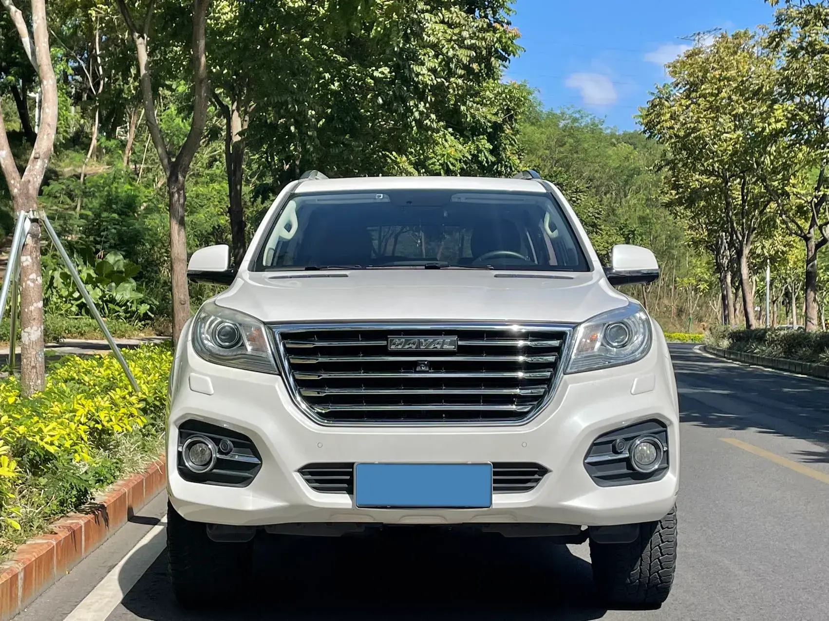 2017 HAVAL H9 thumbnail 2