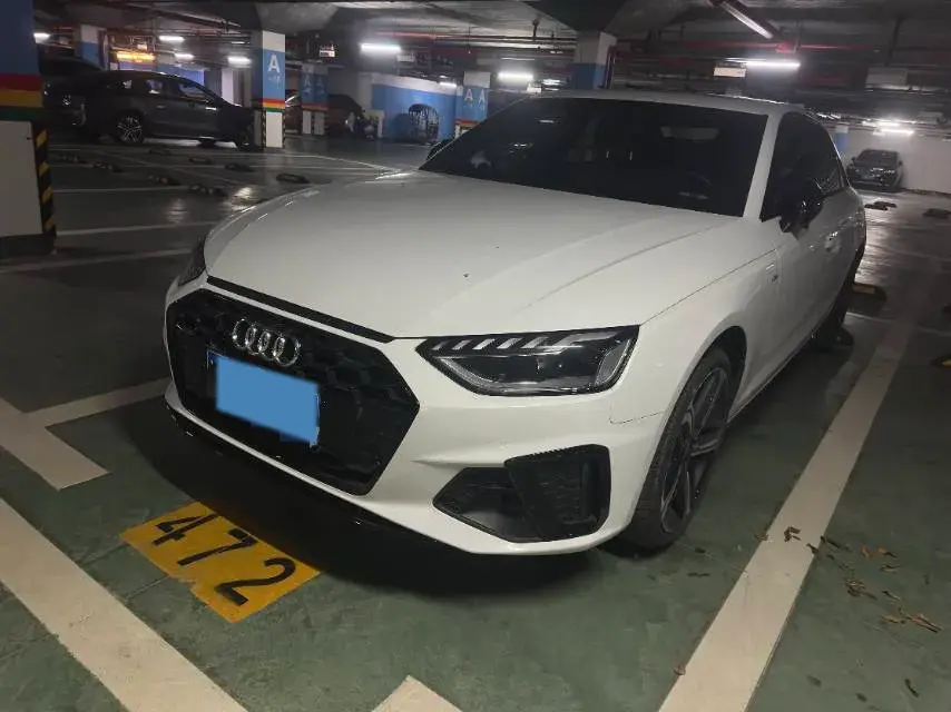 2024 AUDI A4L view 1