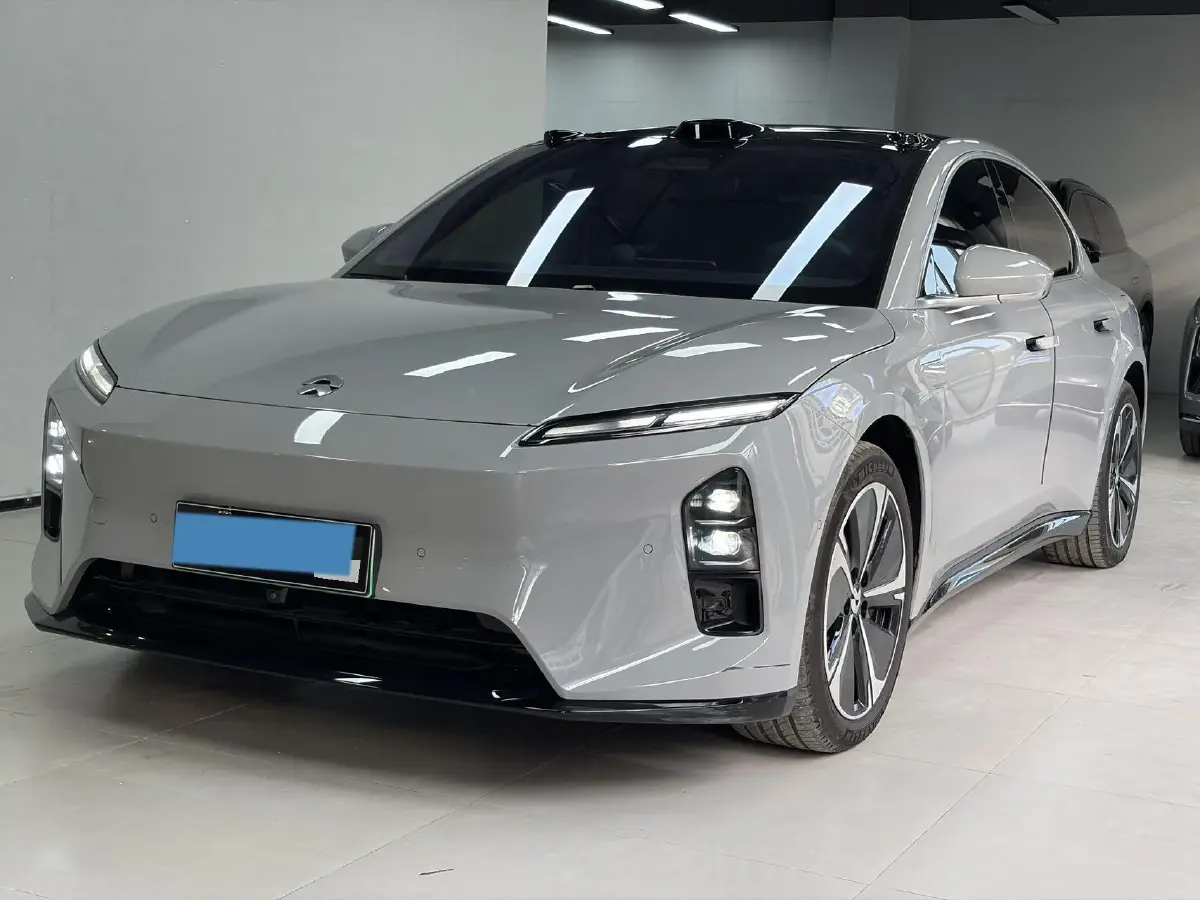 2025 NIO ET5 BEV