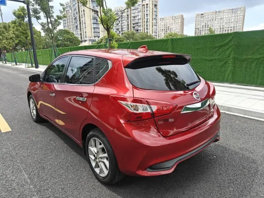 2020 NISSAN TIIDA thumbnail 4