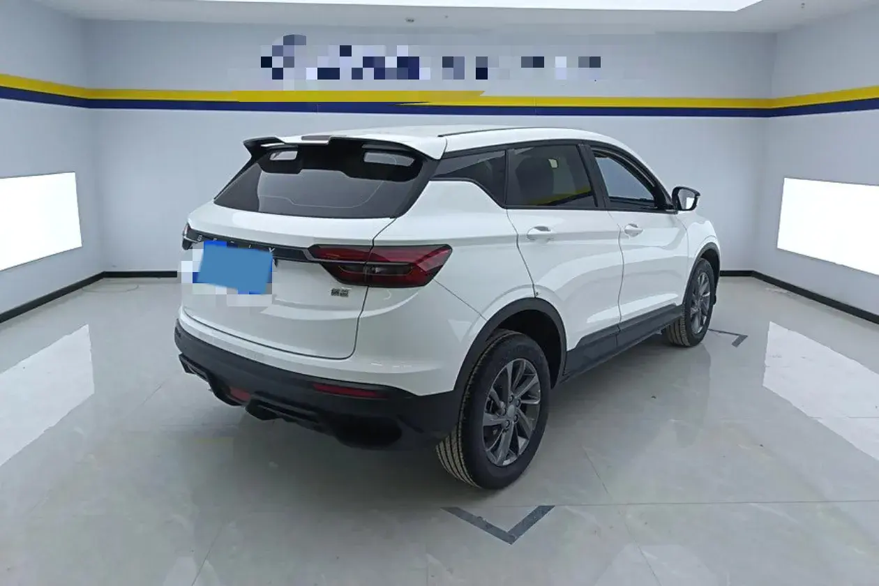 2025 GEELY COOLRAY thumbnail 3