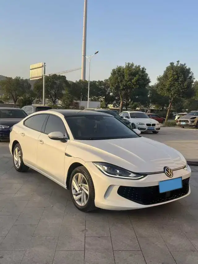 2022 VOLKSWAGEN LAMANDO thumbnail 3