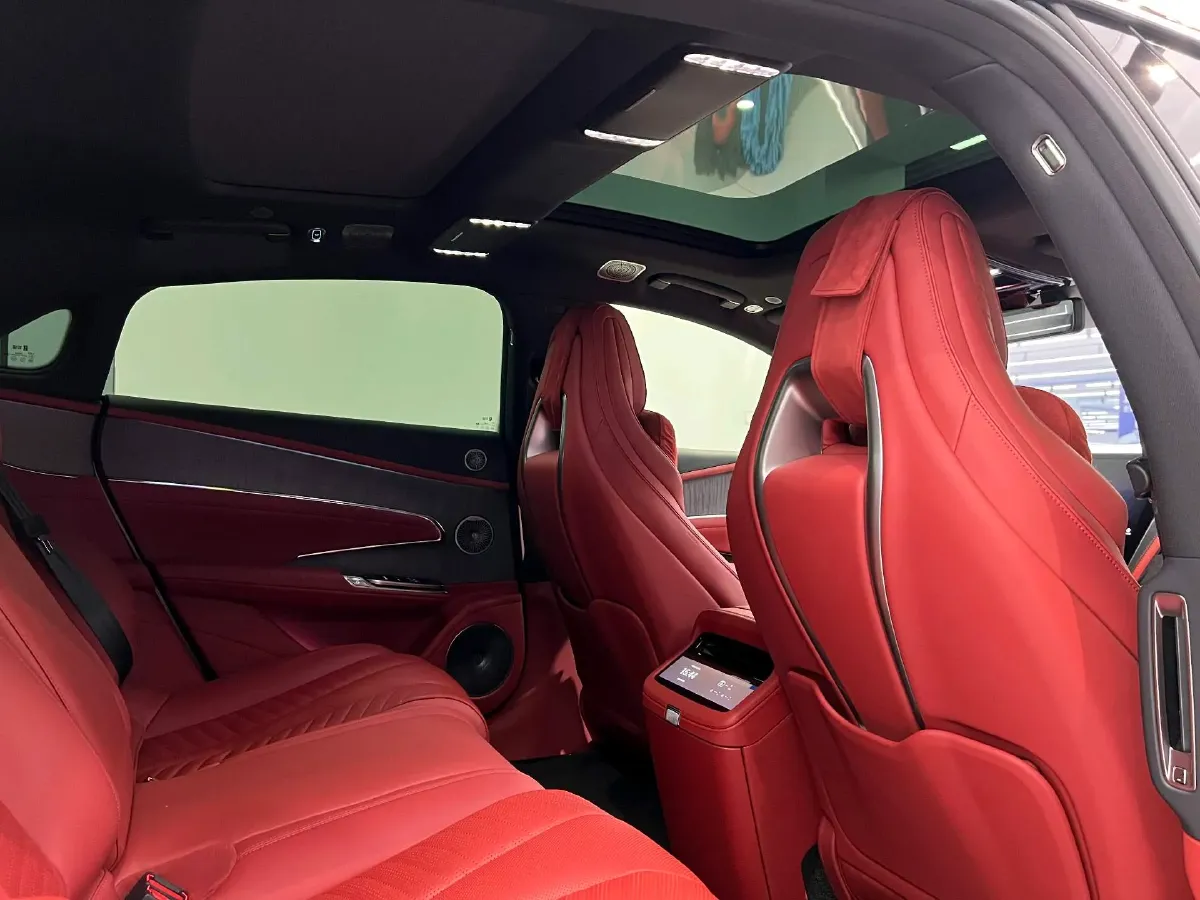 2025 YangWang U7 BEV 135.5KWH,autocango,china used car exporter,china ev exporter,chinese used car exporter,chinese used ev exporter