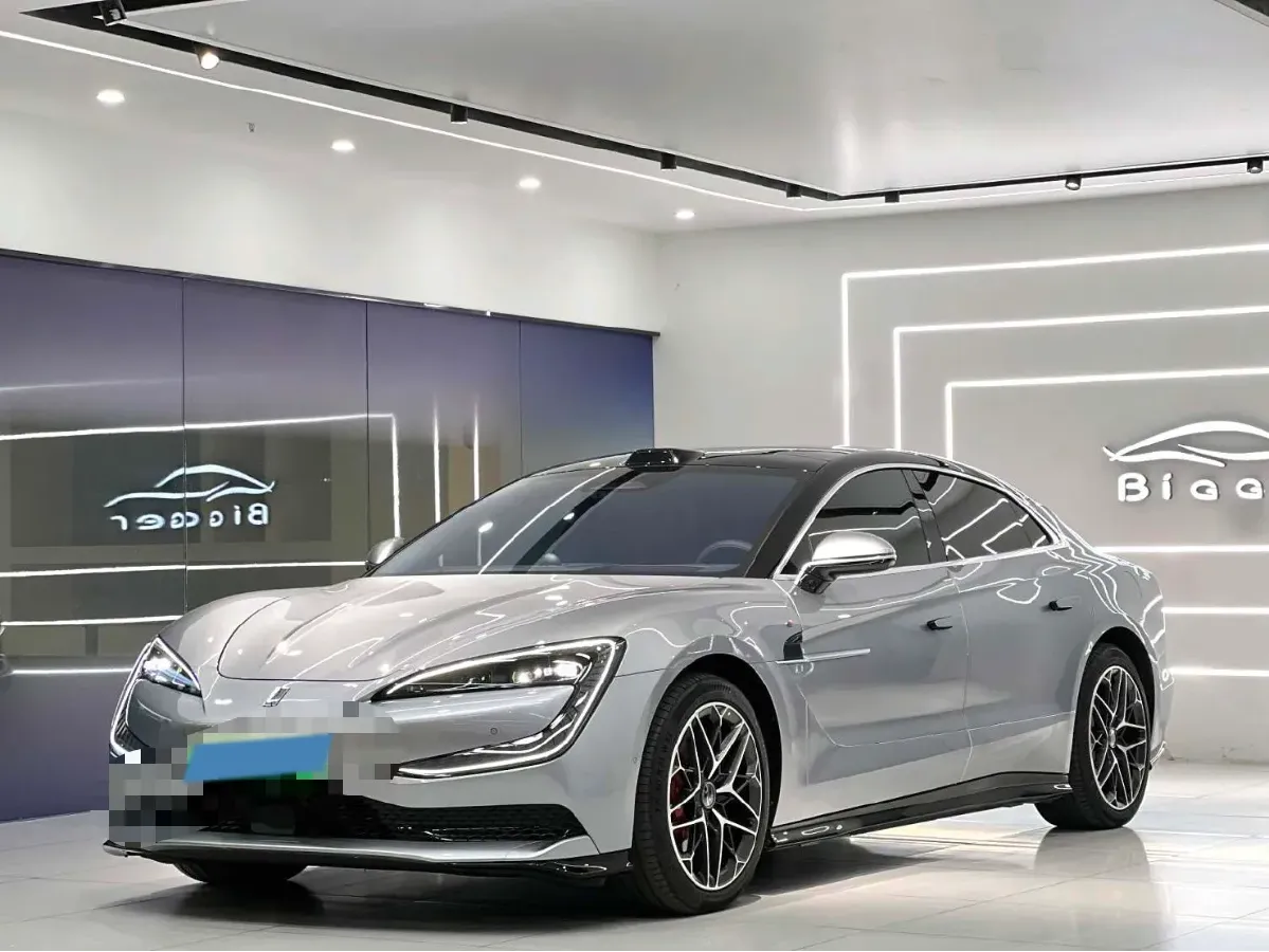 2025 YangWang U7 BEV 135.5KWH,autocango,china used car exporter,china ev exporter,chinese used car exporter,chinese used ev exporter