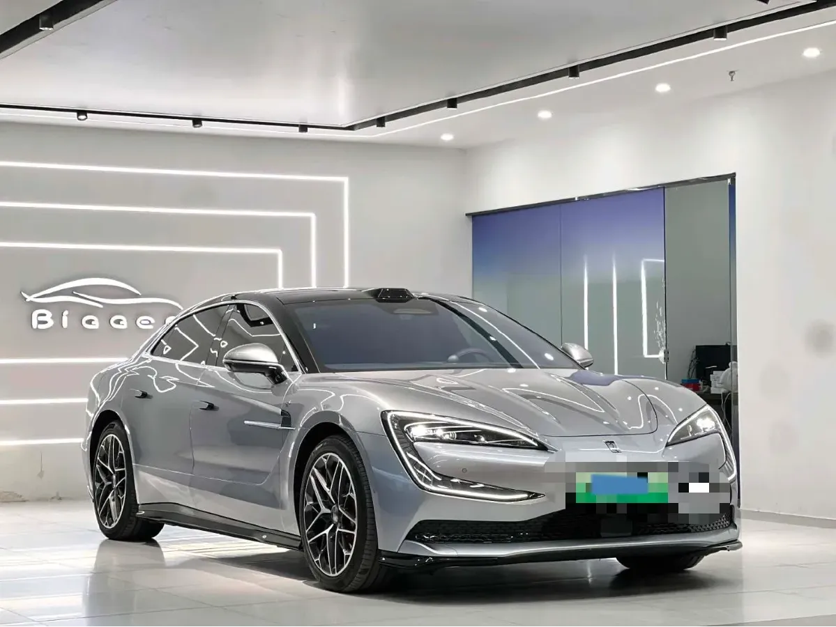 2025 YangWang U7 BEV 135.5KWH,autocango,china used car exporter,china ev exporter,chinese used car exporter,chinese used ev exporter