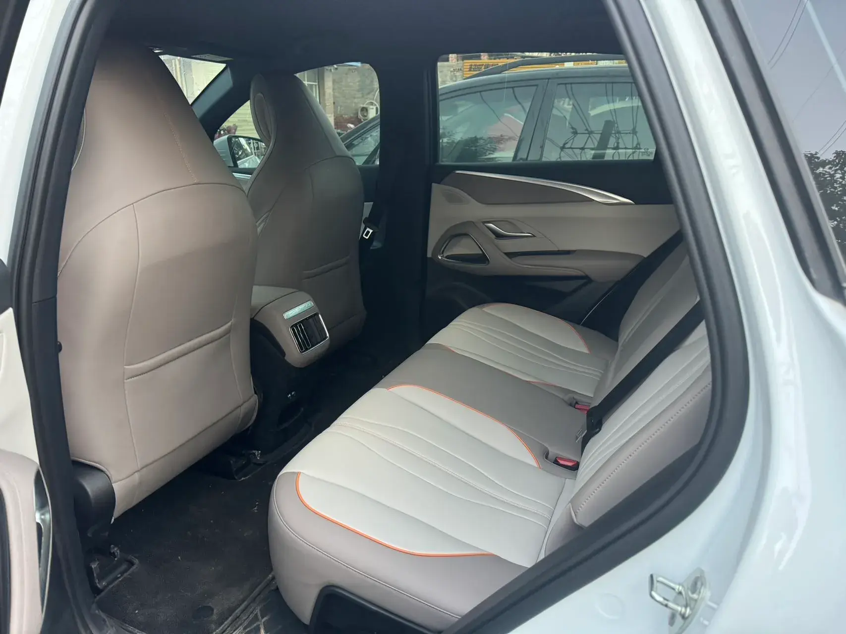 2024 BYD SONG thumbnail 4