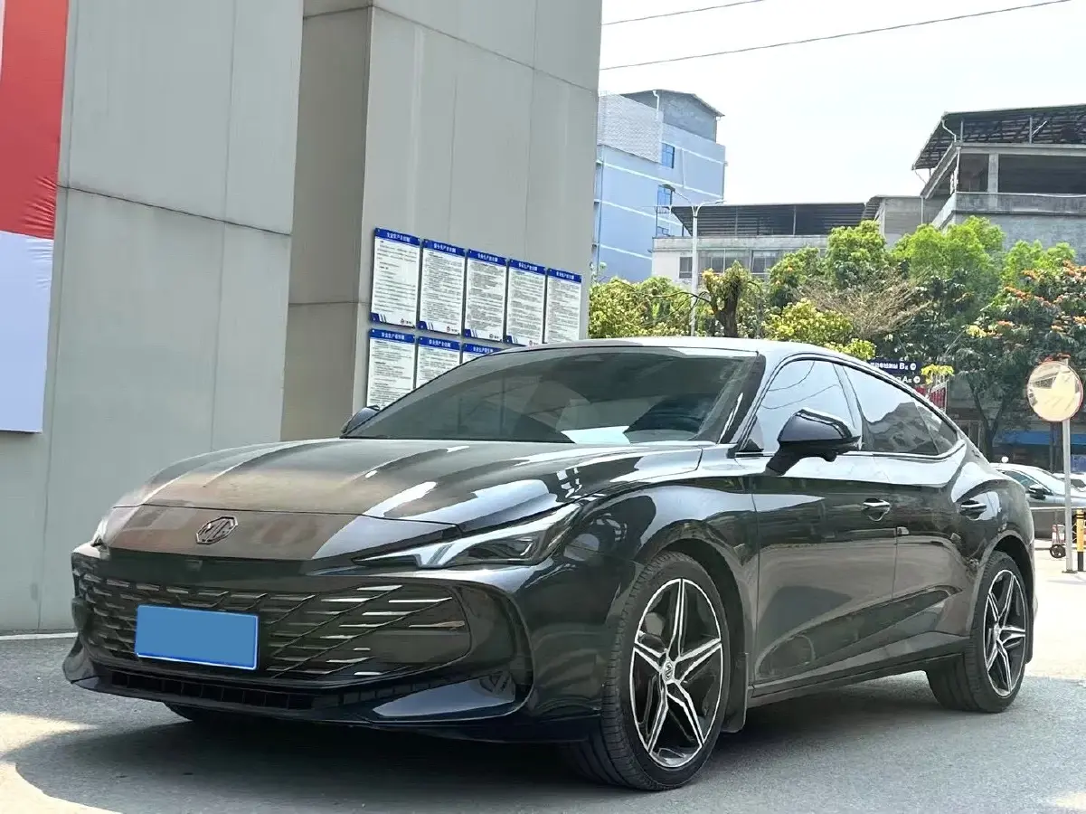 2023 MG 7 2.0T 261HP L4 9AT