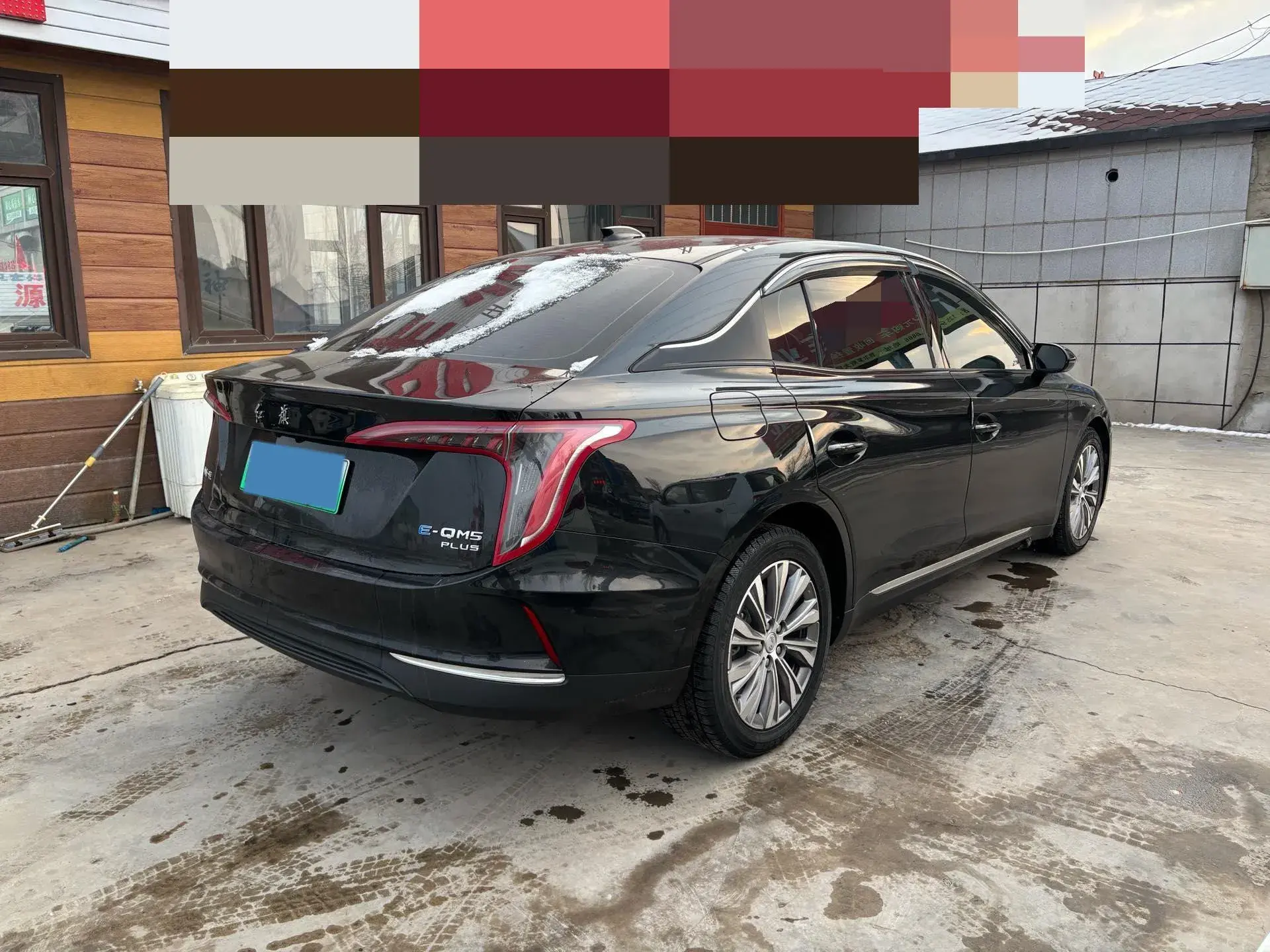 2023 HONGQI E-QM5 thumbnail 4