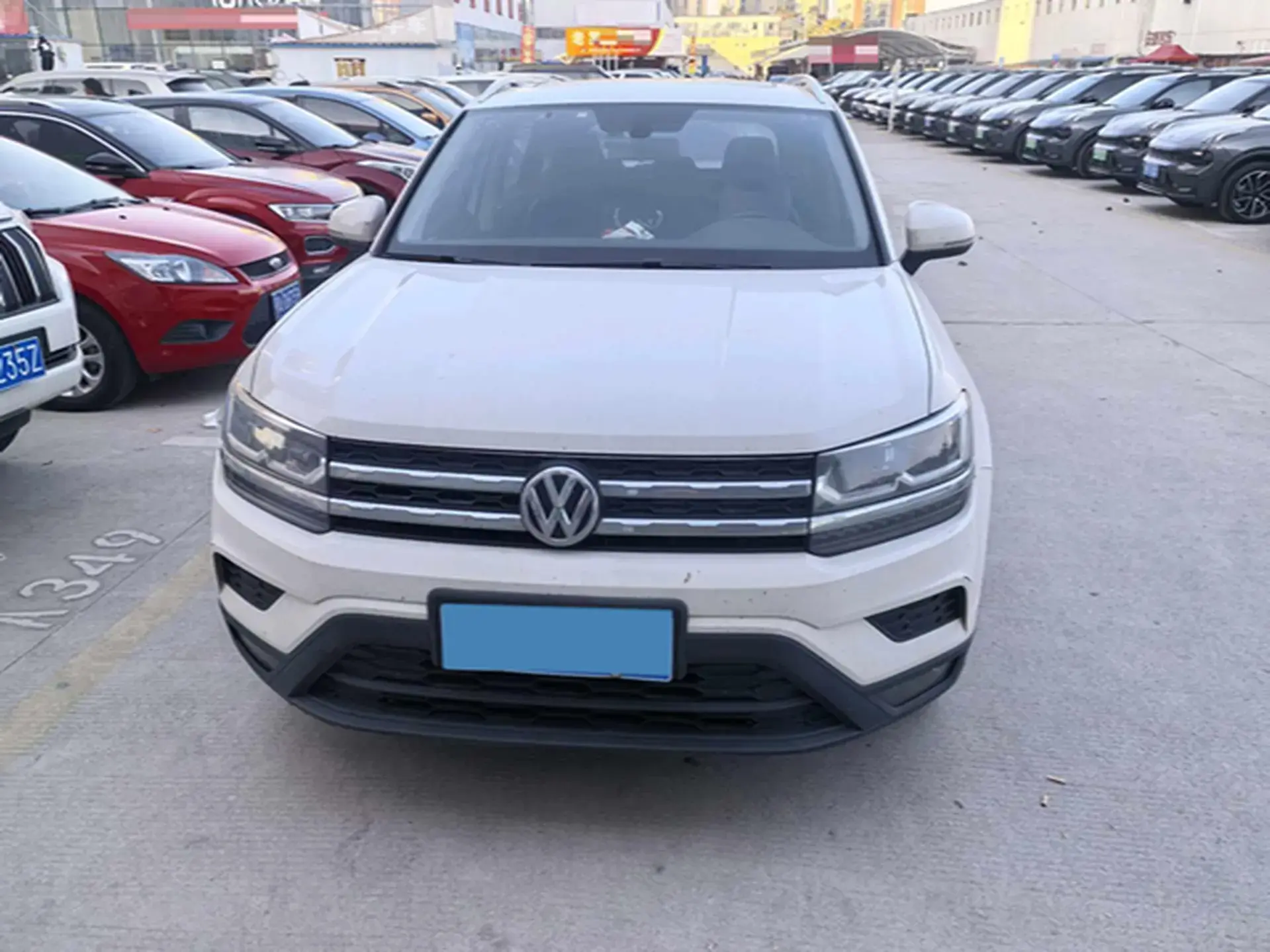 2019 VOLKSWAGEN THARU thumbnail 2