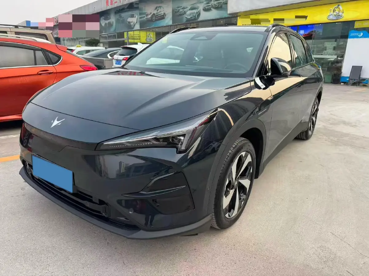 2025 ARCFOX αT5 BEV 65KWH