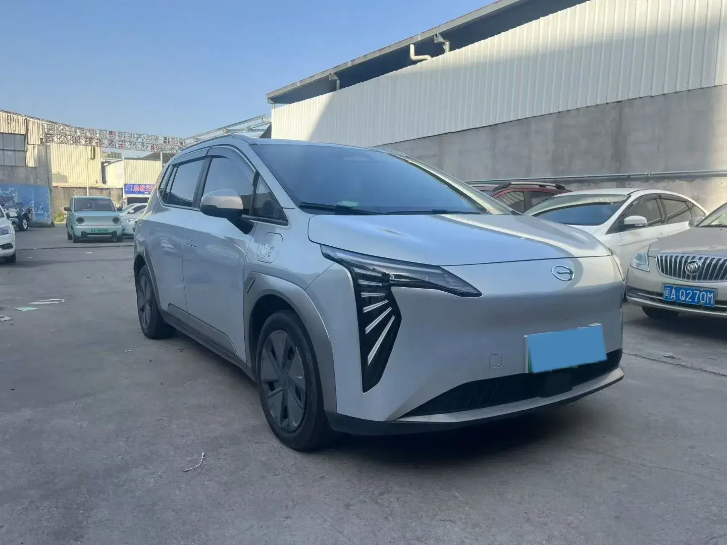 2024 AION Y thumbnail 3