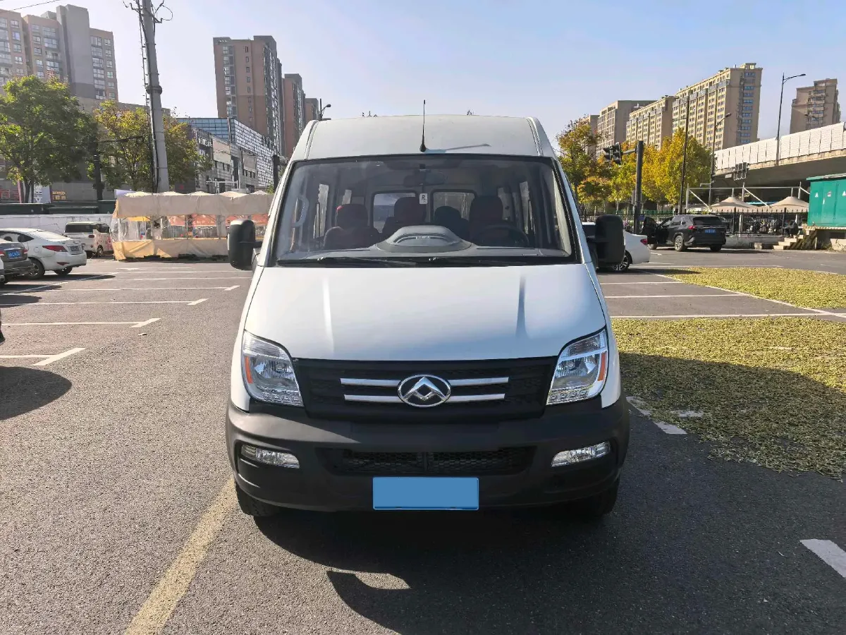 2020 MAXUS XinTu V80 2.5T 136HP L4 6MT,autocango,china used car exporter,china ev exporter,chinese used car exporter,chinese used ev exporter