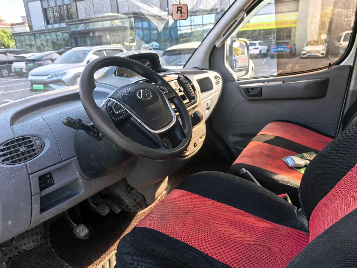 2020 MAXUS XinTu V80 2.5T 136HP L4 6MT,autocango,china used car exporter,china ev exporter,chinese used car exporter,chinese used ev exporter