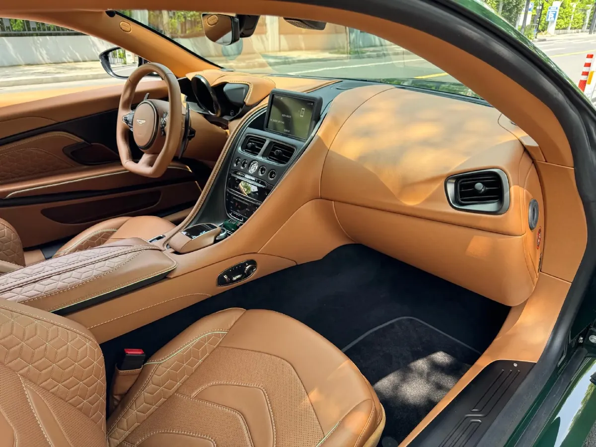 2019 Aston Martin DBS 5.2T 725HP V12 8AT,autocango,china used car exporter,china ev exporter,chinese used car exporter,chinese used ev exporter