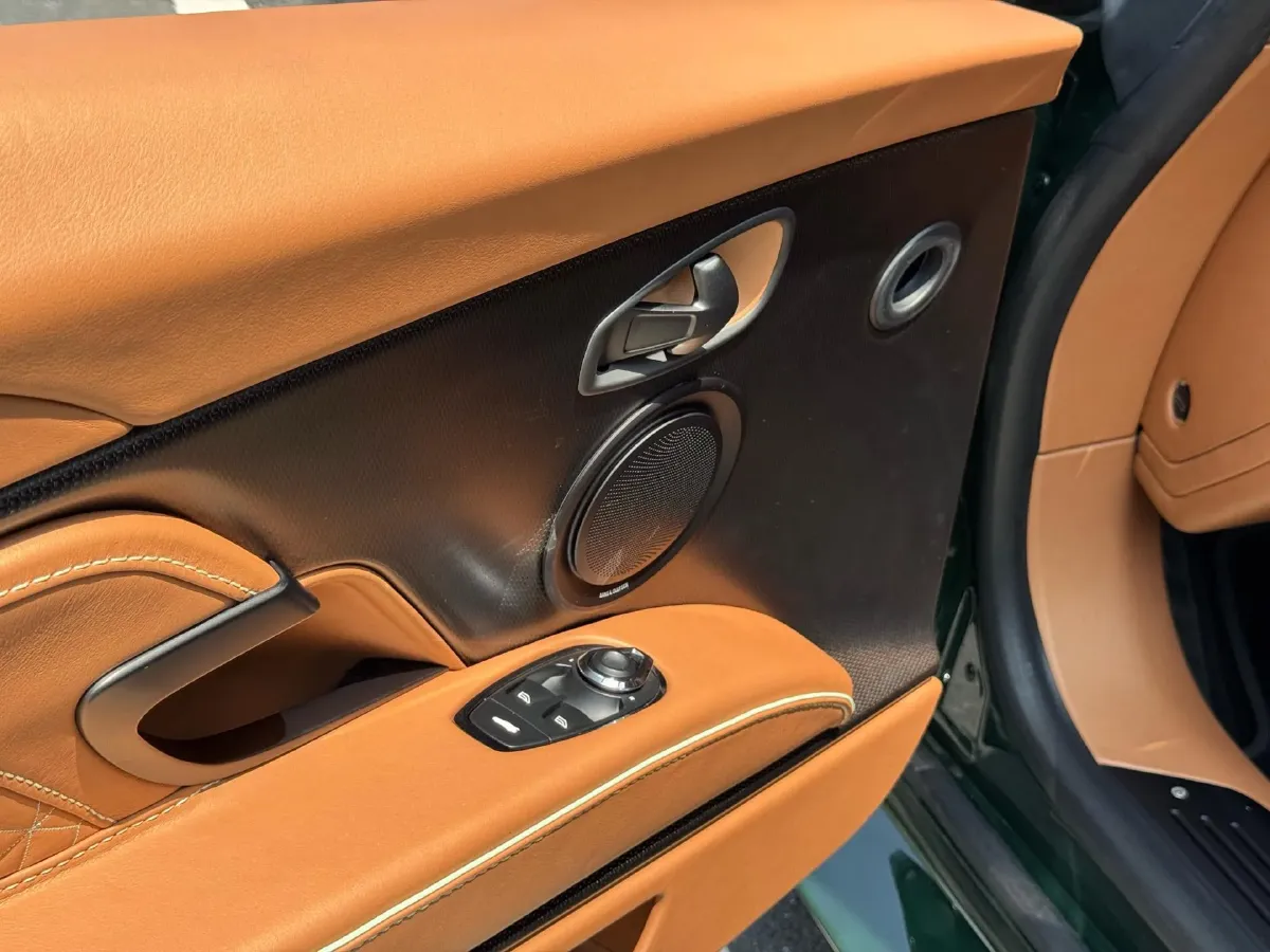 2019 Aston Martin DBS 5.2T 725HP V12 8AT,autocango,china used car exporter,china ev exporter,chinese used car exporter,chinese used ev exporter