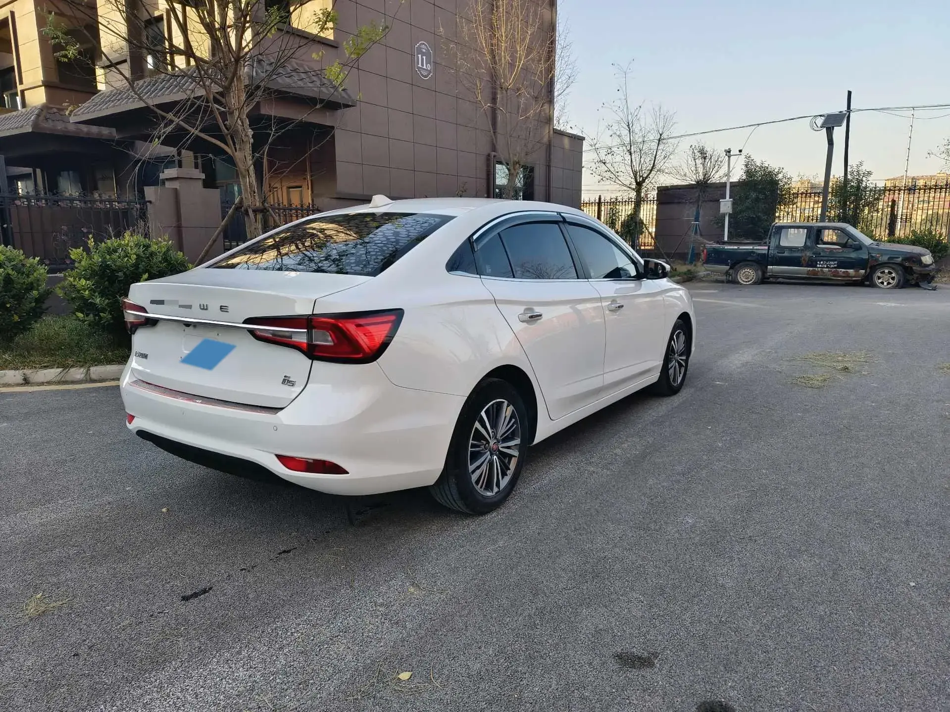 2019 ROEWE I5 thumbnail 4