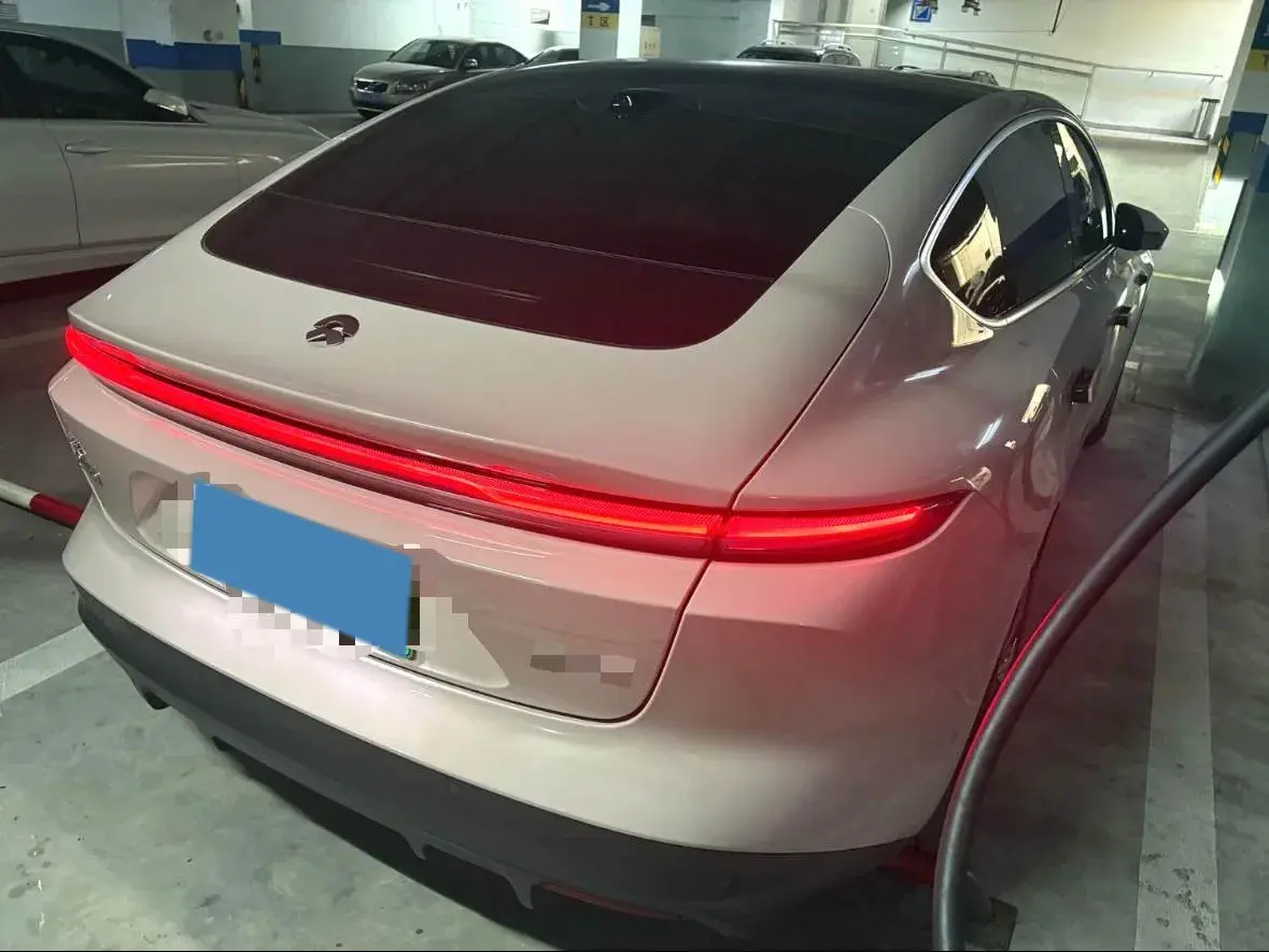 2022 NIO ET5 thumbnail 4