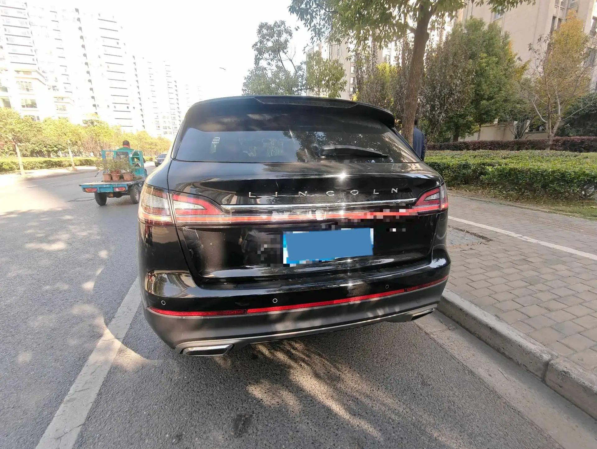 2019 LINCOLN NAUTILUS thumbnail 3