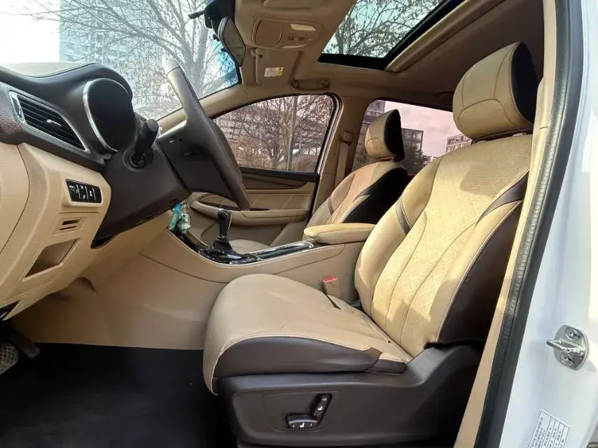 2017 BAOJUN 730 thumbnail 4