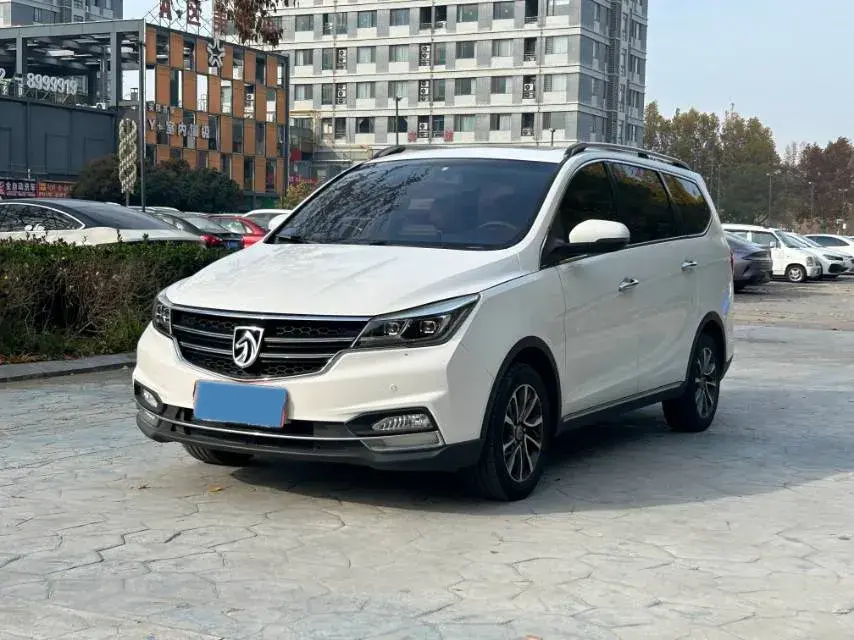 2017 BAOJUN 730 view 1