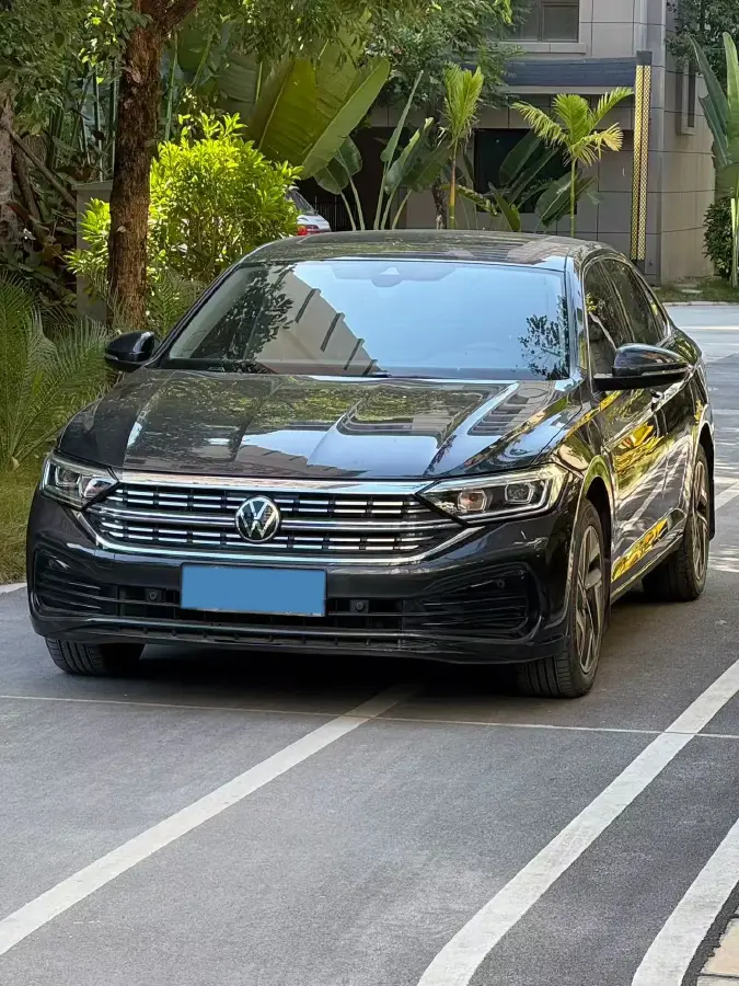 2023 Volkswagen Sagitar 1.2T 116HP L4 7DCT