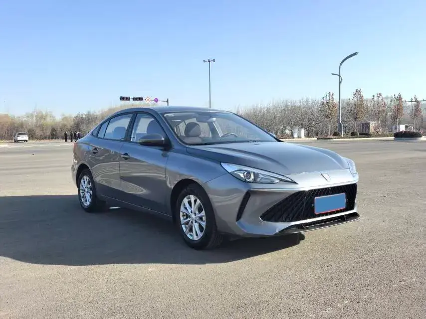 2023 ROEWE I5 thumbnail 3