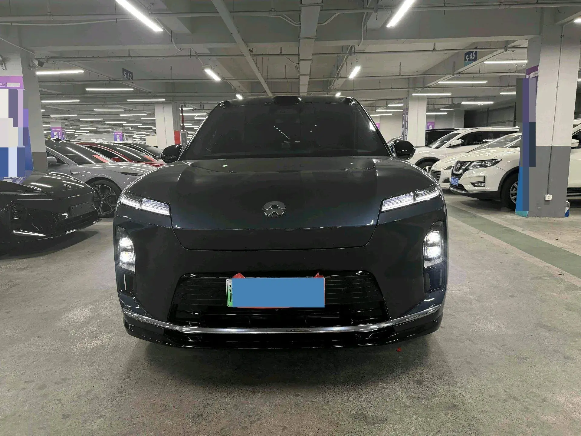 2023 NIO ES8 thumbnail 2