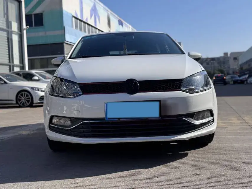 2018 VOLKSWAGEN POLO thumbnail 2