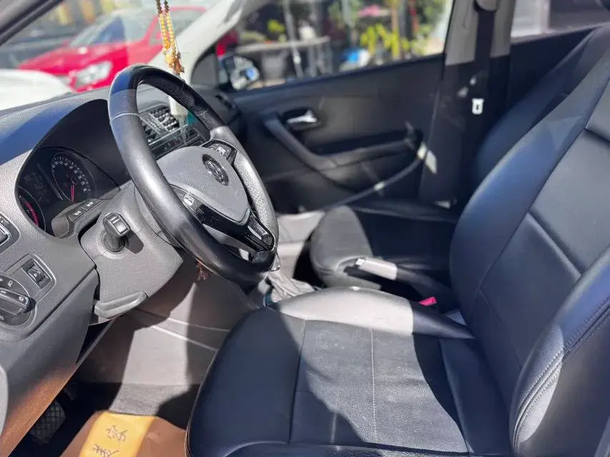 2018 VOLKSWAGEN POLO thumbnail 4