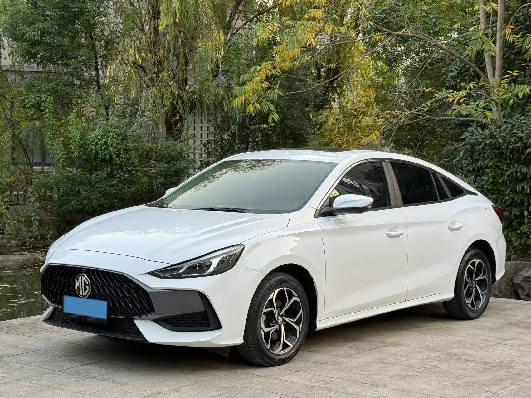 2021 MG 5 view 1