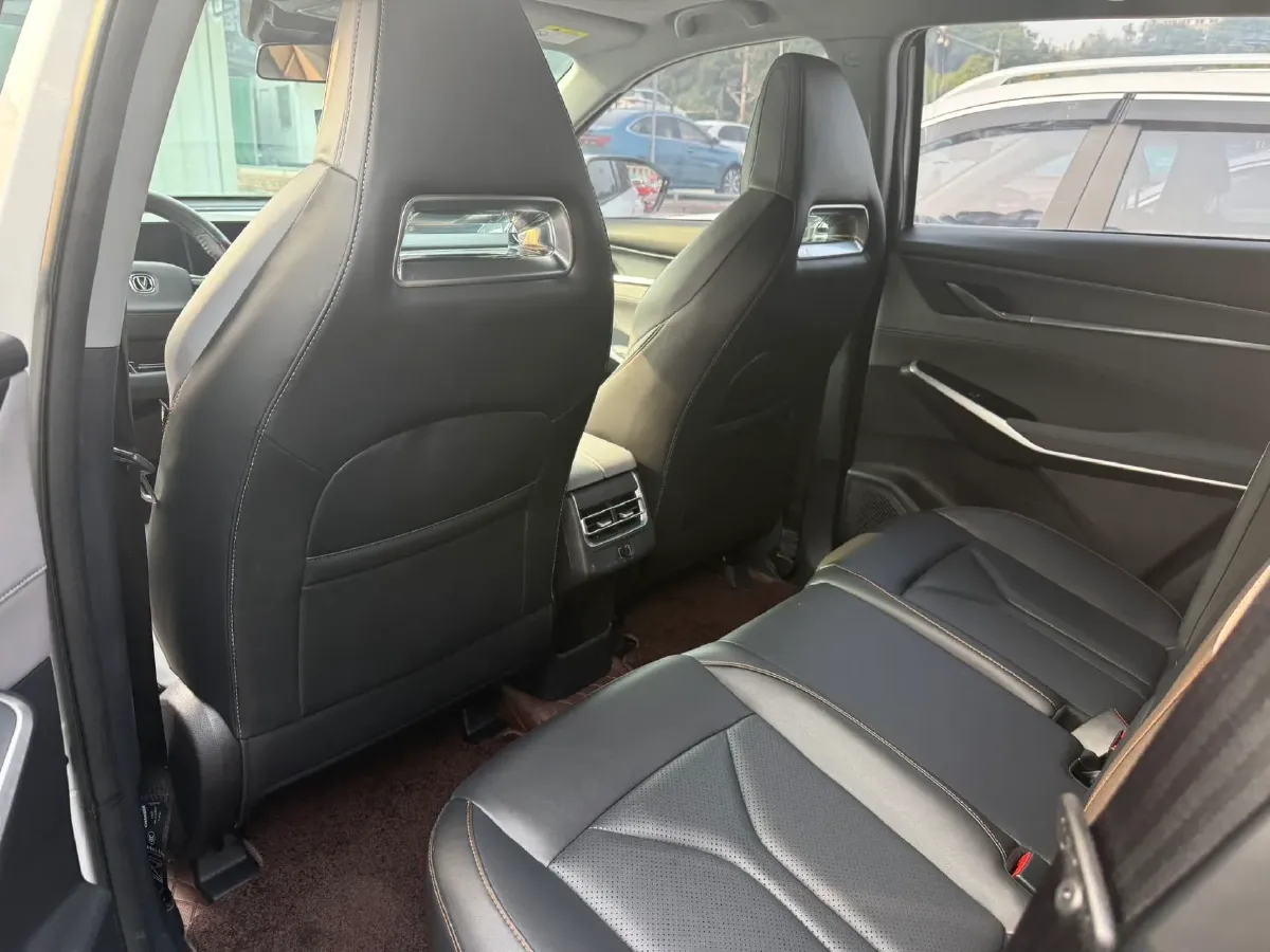 2023 ChangAn CS75 Plus iDD 1.5T 170HP L4 6TCT PHEV 28.39KWH,autocango,china used car exporter,china ev exporter,chinese used car exporter,chinese used ev exporter