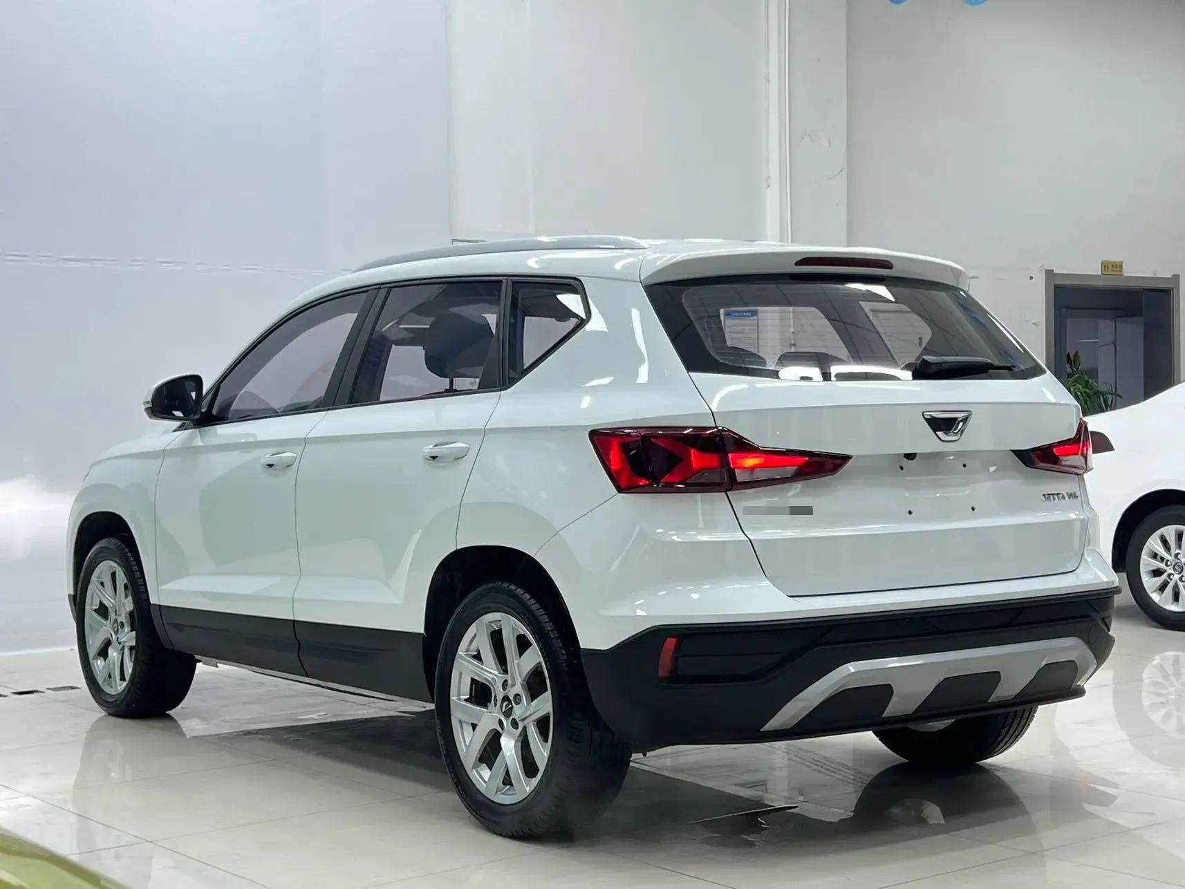 2022 JETTA VS5 thumbnail 4