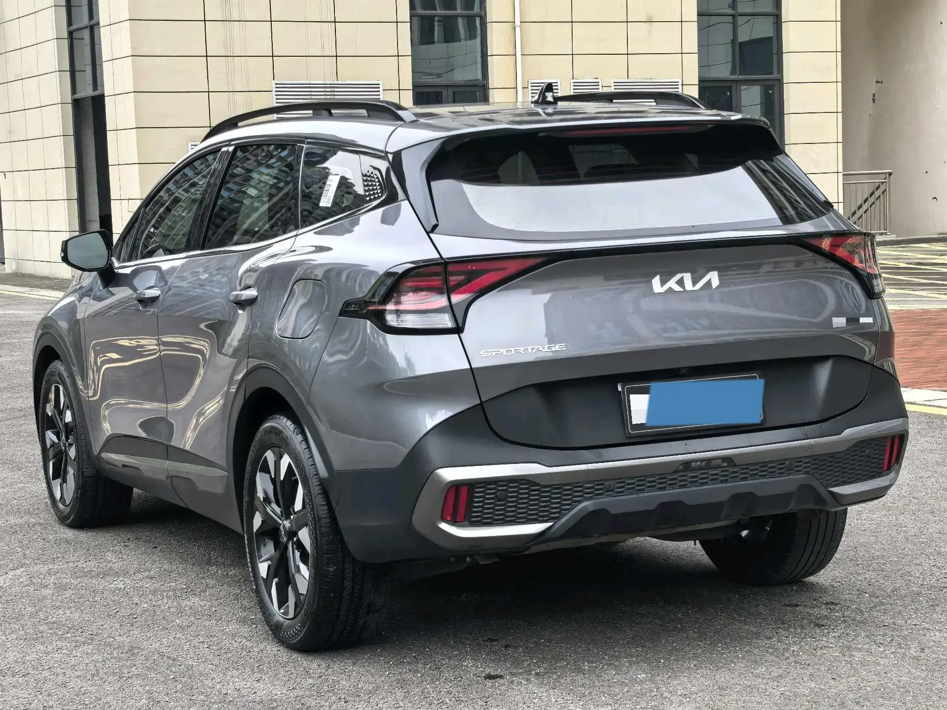 2023 KIA SPORTAGE thumbnail 4