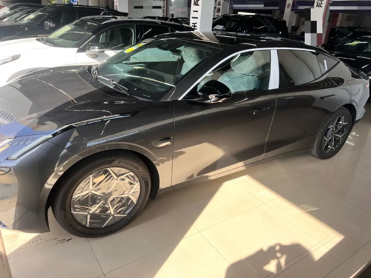 2025 LYNK&CO Z10 BEV 95KWH,autocango,china used car exporter,china ev exporter,chinese used car exporter,chinese used ev exporter