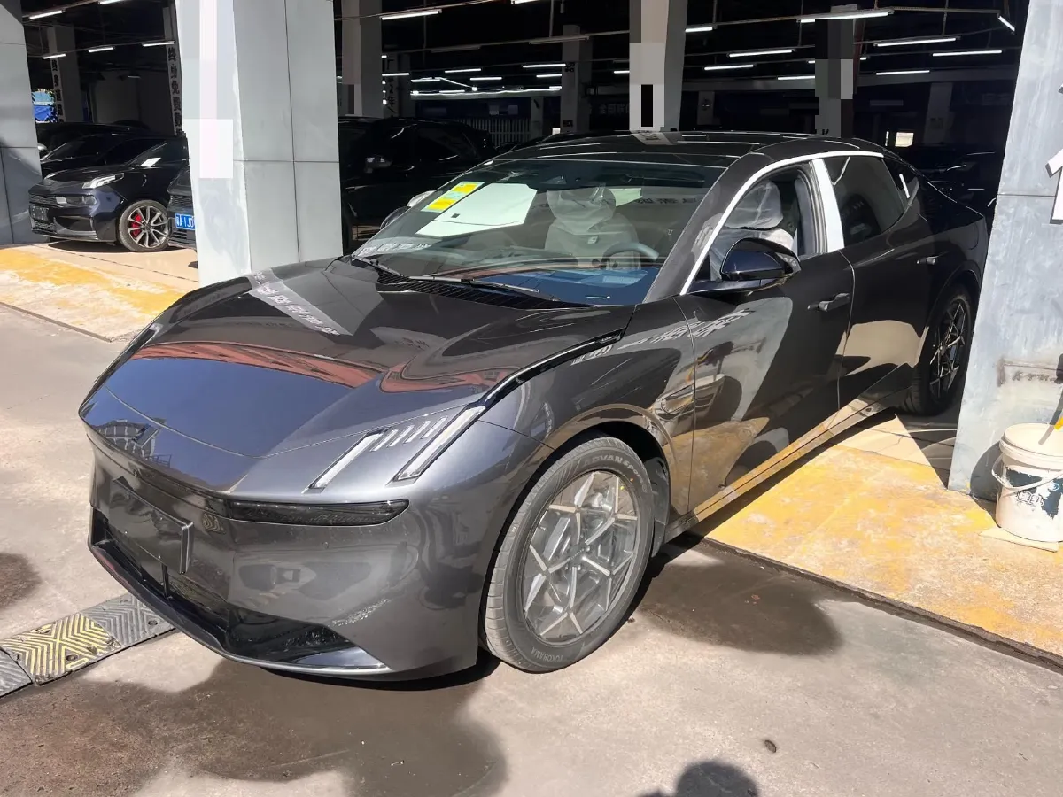 2025 LYNK&CO Z10 BEV 95KWH,autocango,china used car exporter,china ev exporter,chinese used car exporter,chinese used ev exporter